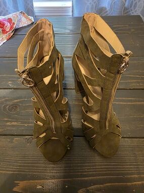 Charlotte Russe Olive Green Strappy Suede Block Heel Sandals with Front Zip